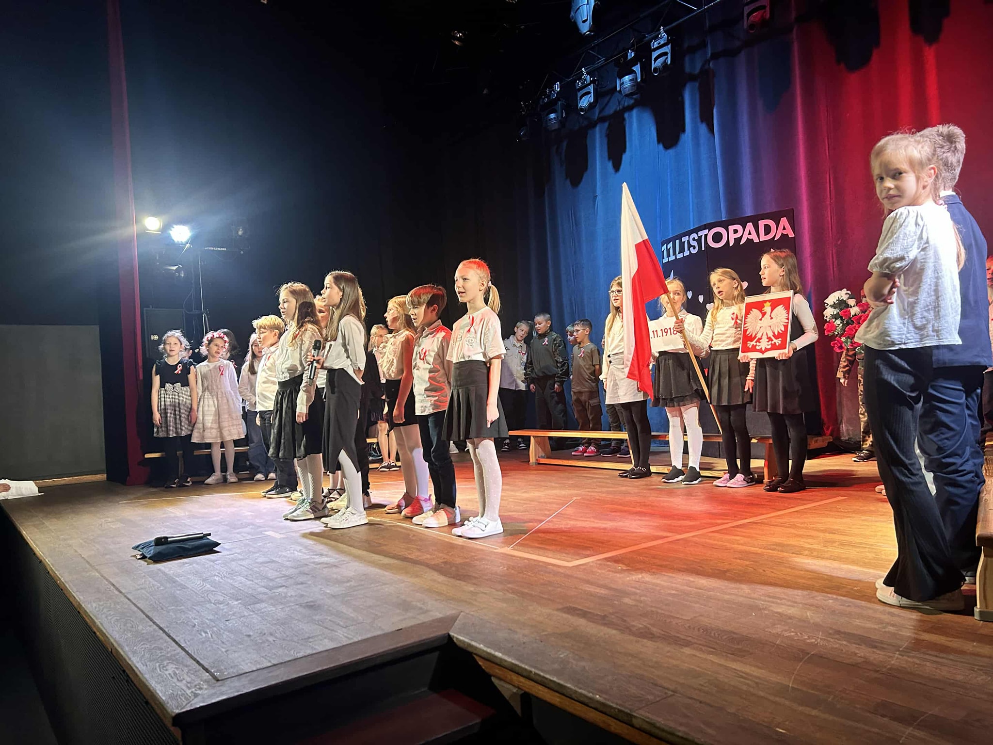 11 listopada mlodsze klasy 1